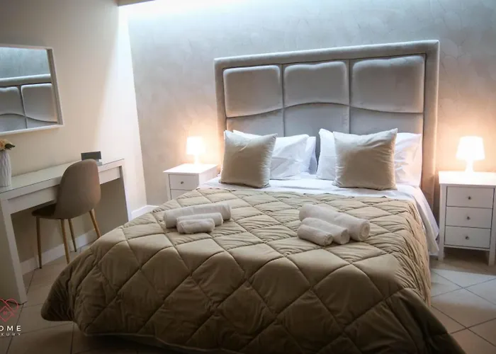 Luxury * Νάπολη